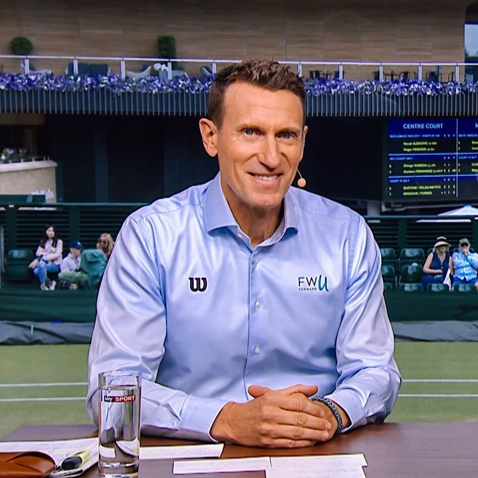 Patrik Kühnen trägt Teejays in Wimbledon für Sky - SHIRTPLUS