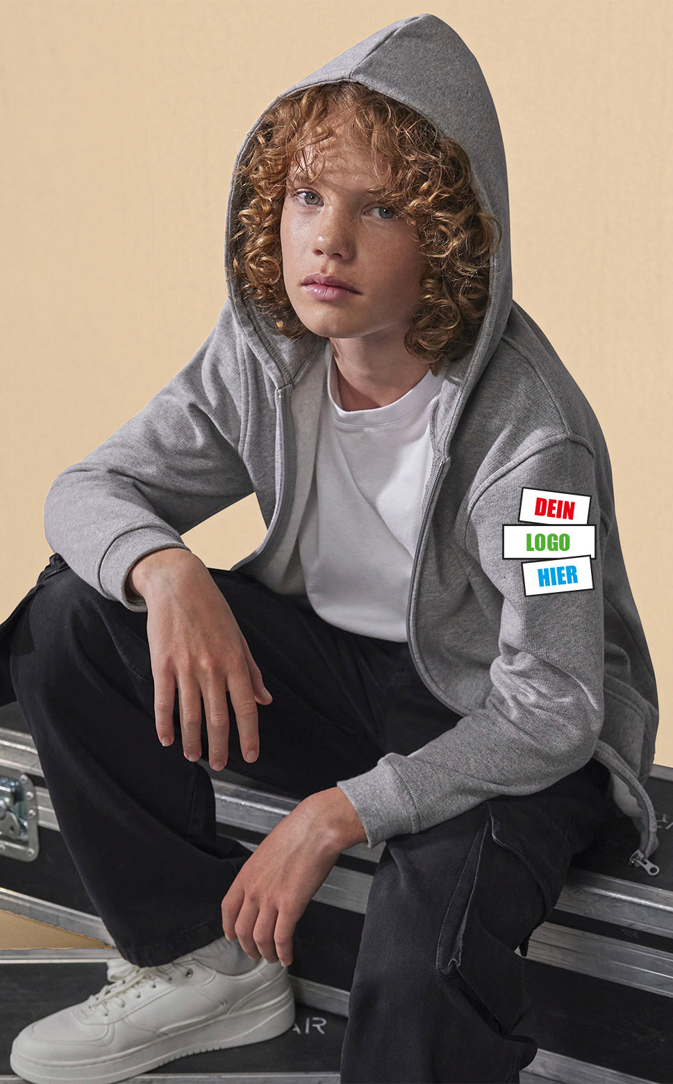 B&C Kids ID.334 Zip Hood – Frontansicht | SHIRTPLUS
