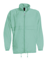 B&C Unisex Jacket Sirocco Windjacke – verstaut | SHIRTPLUS – Bild 9