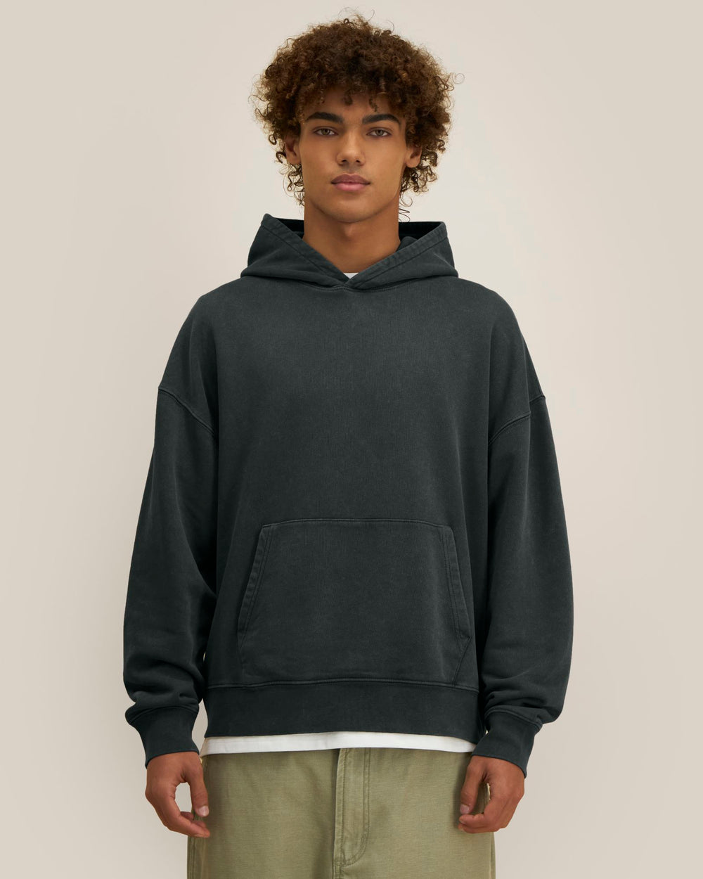 Hoodie Chaser Vintage – Modelfoto