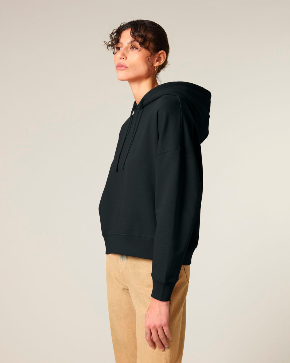 Hoodie Stella Nora – Modelfoto
