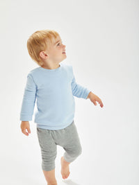 Sweatshirt Baby Essential Sweatshirt Dusty Blue – Baby-Sweatshirt | SHIRTPLUS – Bild 3
