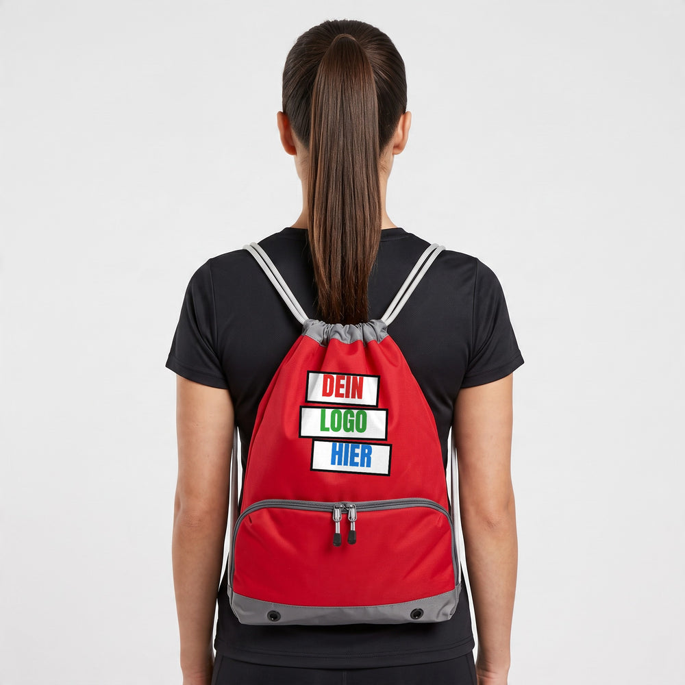 KI-generiert: Turnbeutel BagBase BG542 Athleisure Gymsac in Classic Red – Modelfoto
