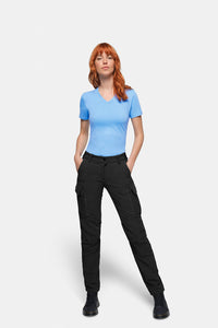Model wearing the HAKRO X-Stretch Cargo Functional Trousers Women 744 – Bild 9