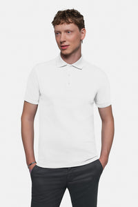 Model trägt HAKRO Stretch Polo 822 – Bild 9