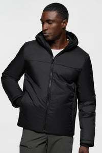 Model trägt HAKRO Kapuzen-Thermo-Loftjacke 889 – Bild 9
