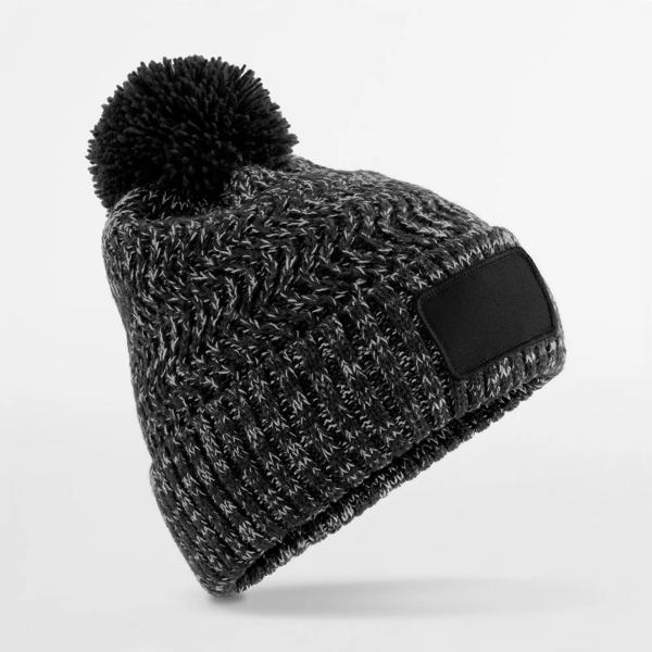 Mütze Beechfield Ramble Patch Pom Beanie in Black Twist – Produktansicht